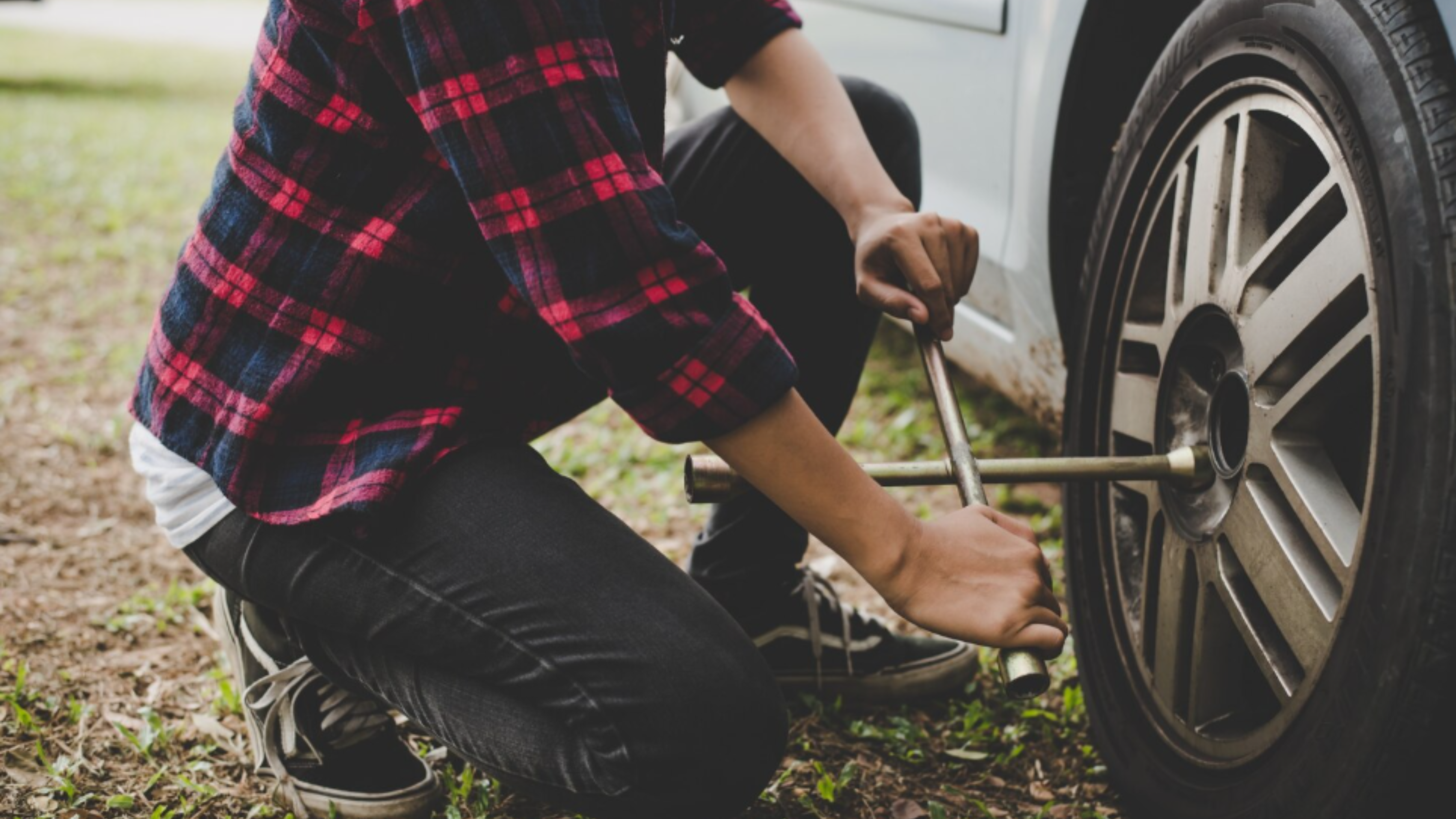 ¿Cómo cambiamos los neumáticos en Autoshop?